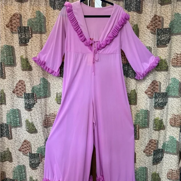 Vintage 1960s RARE Pink Ruffled Loungewear Jumpsuit - Picture 12 of 12